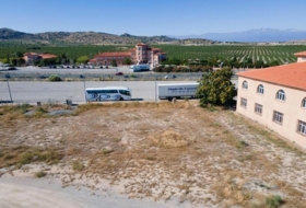 Baza 860&nbsp;m² 
