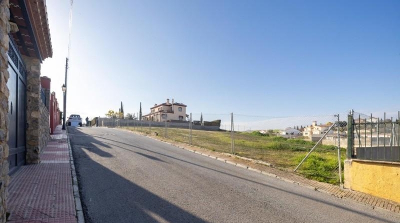 Granada - Urbanización Los Chopos - 1225m2