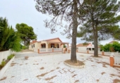 Xalet independent amb terreny en venda a la España, Moixent, ref.: TR153558 foto