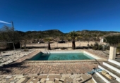 Chalet independiente con terreno en venta en la España, Monóvar, ref: TR243229 foto