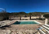 Chalet independiente con terreno en venta en la España, Monóvar, ref: TR243229 foto