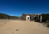Chalet independiente con terreno en venta en la España, Monóvar, ref: TR243229 foto