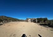 Chalet independiente con terreno en venta en la España, Monóvar, ref: TR243229 foto