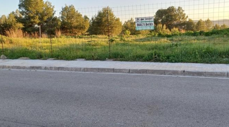 Valencia - Puebla de Vallbona - 500m2