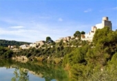 Дом с участком на продажу в городе Castellet Фото