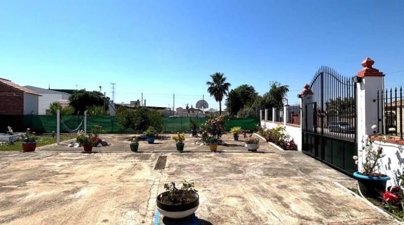 Seville - Villaverde del Río - 819m2
