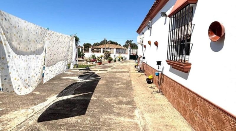 Seville - Villaverde del Río - 819m2