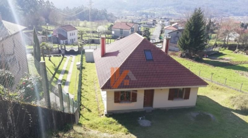 La Coruna - Сантьяго-де-Компостела - 7700m2