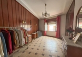 Отдельно стоящий дом с участком на продажу в городе Dénia Фото