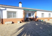 Xalet independent amb terreny en venda a la España, Villaviciosa de Córdoba, ref.: TR244111 foto