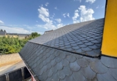 Отдельно стоящий дом с участком на продажу в городе Понферрада Фото