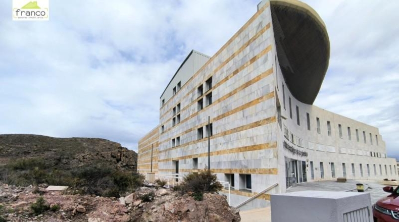 Almeria - Urbanización Hispanidad - 3200m2