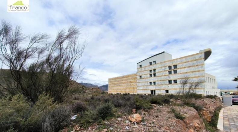 Almeria - Urbanización Hispanidad - 3200m2