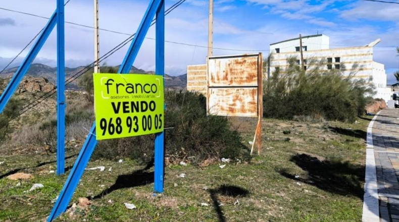 Almeria - Urbanización Hispanidad - 3200m2