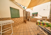 Дом с участком на продажу в городе Alhama de Granada Фото