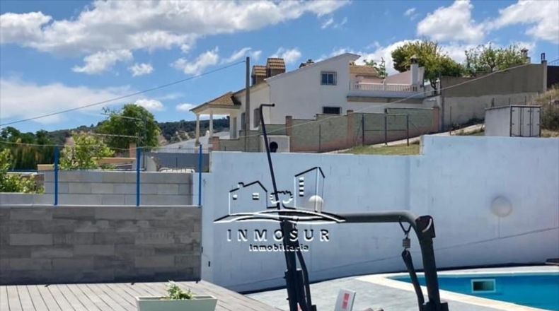 Córdoba - Lucena - 2000m2