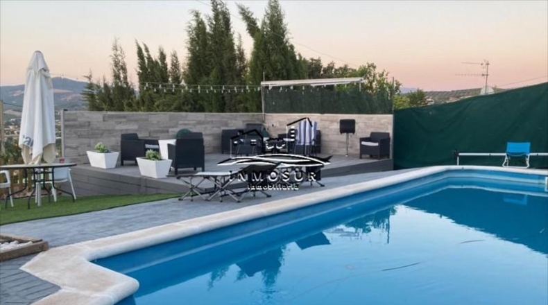 Córdoba - Lucena - 2000m2