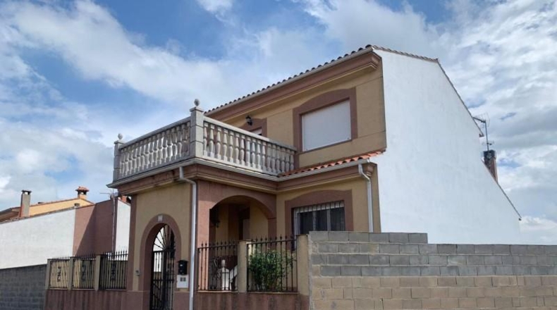 Cáceres - Malpartida de Plasencia - 277m2