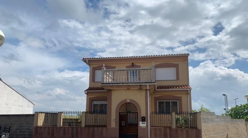 Cáceres - Malpartida de Plasencia - 277m2