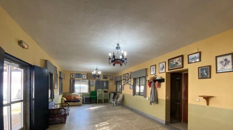 Seville - La Puebla del Río - 4500m2