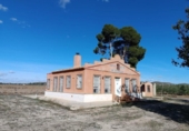 Chalet independiente con terreno en venta en la España, Yecla, ref: TR361894 foto