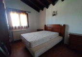 Chalet independiente con terreno en venta en la España, Alcañiz, ref: TR366148 foto