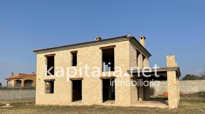 Valencia - Canals - 2362m2