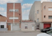 Дом с участком на продажу в городе Сабадель Фото