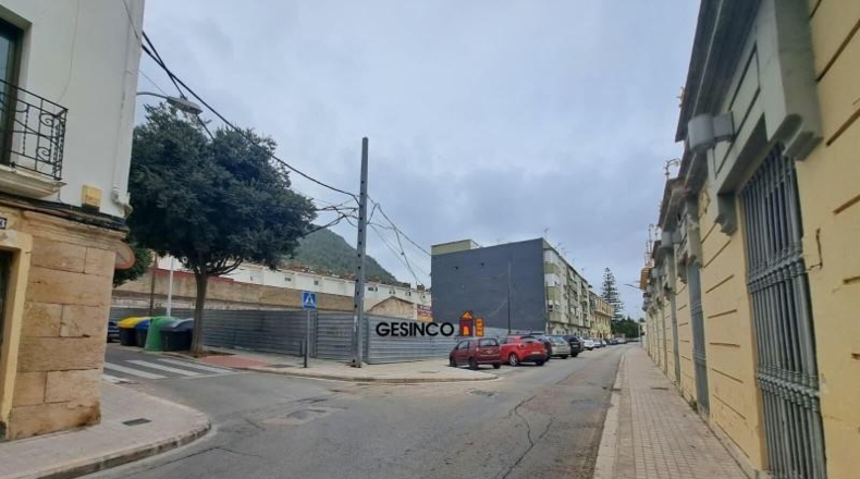 Valencia - Játiva - 879m2
