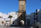 Дом с участком на продажу в городе Chiclana de la Frontera Фото