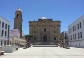 Дом с участком на продажу в городе Chiclana de la Frontera Фото