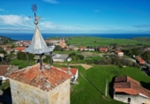 Casa amb terreny en venda a la España, Cóbreces, ref.: TR300287 foto