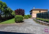 Chalet independiente con terreno en venta en la España, Angüés, ref: TR315305 foto