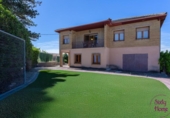 Chalet independiente con terreno en venta en la España, Angüés, ref: TR315305 foto