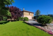 Chalet independiente con terreno en venta en la España, Angüés, ref: TR315305 foto