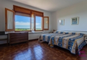 Chalet independiente con terreno en venta en la España, Angüés, ref: TR315305 foto
