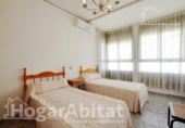 Дом с участком на продажу в городе Oliva Фото
