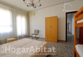 Дом с участком на продажу в городе Oliva Фото