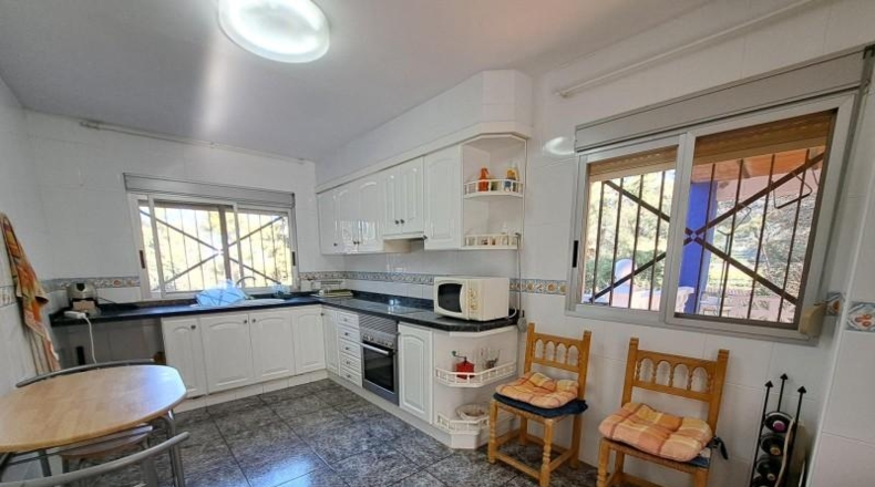 Валенсия - Alcira - 1800m2