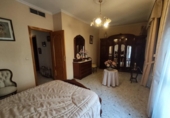 Дом с участком на продажу в городе Cabra Фото