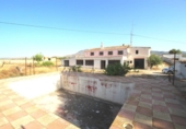 Casa de camp amb terreny en venda a la España, Jumella, ref.: TR333941 foto