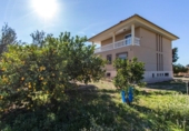 Отдельно стоящий дом с участком на продажу в городе Alhama de Murcia Фото
