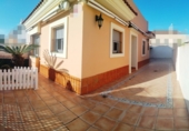 Xalet independent amb terreny en venda a la España, Bollullos de la Mitación, ref.: TR244533 foto