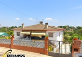 Chalet independiente con terreno en venta en la España, Sils, ref: TR193249 foto