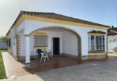 Chalet independiente con terreno en venta en la España, Chiclana de la Frontera, ref: TR269862 foto