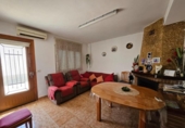 Отдельно стоящий дом с участком на продажу в городе Tortosa Фото