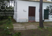 Отдельно стоящий дом с участком на продажу в городе Almonte Фото