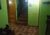 Отдельно стоящий дом с участком на продажу в городе Liétor Фото