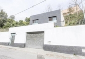 Chalet independiente con terreno en venta en la España, Sant Pere de Vilamajor, ref: TR343956 foto