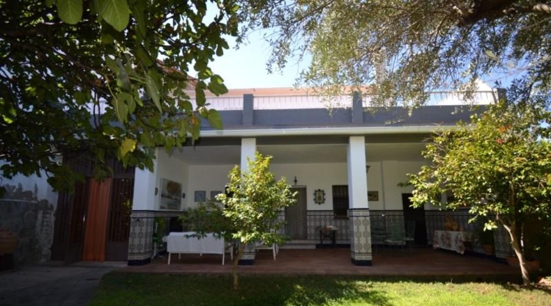 Cáceres - Malpartida de Plasencia - 820m2